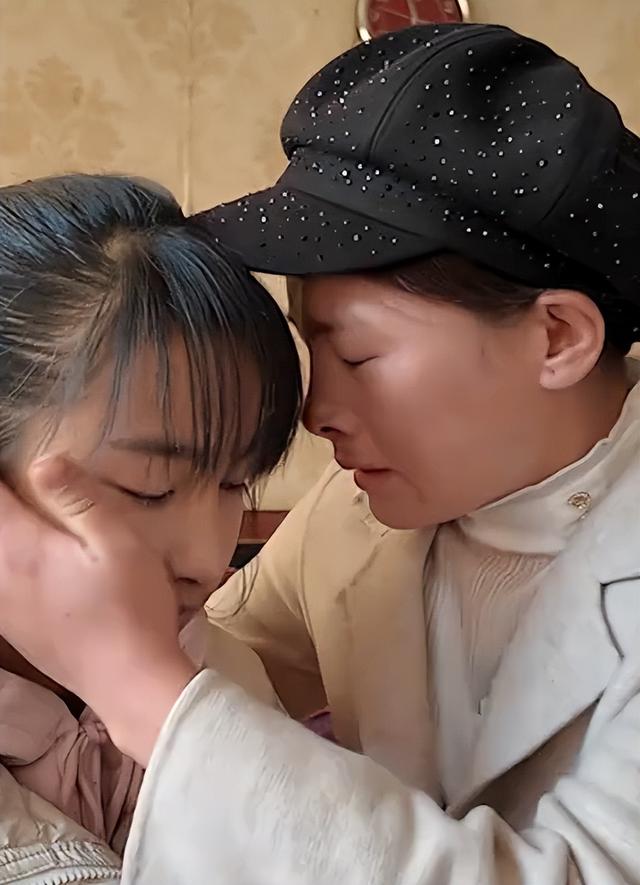 远离造神陷阱	，官媒揭开冰窟救人后李佳婷现状，令人担心的事发生