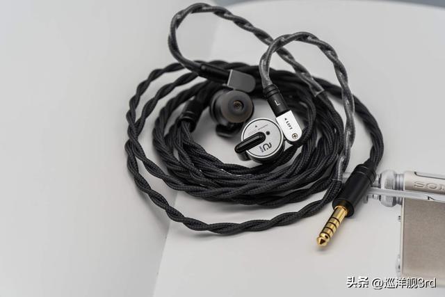 900天的里程碑：爱达声META双动圈入耳耳机