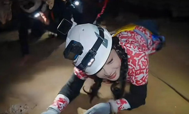 钱再多有什么用？刘晓庆意外摔倒、反应迟缓，令人担心的事发生了