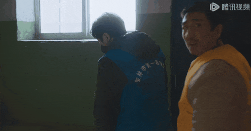 热剧锐评：看顾漫玛丽苏、郭京飞“魔幻东北”，还是央视命题作文