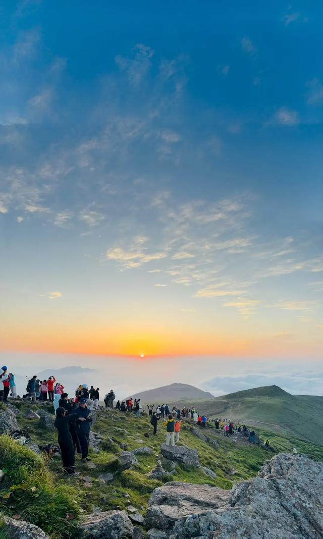 周末夜爬东灵山:于北京之巅邂逅日出云海之壮美