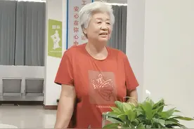 年近八旬的她当起义务红娘 为适龄青年牵线搭桥图片