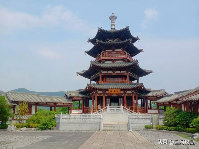 “三点一线”游汤山