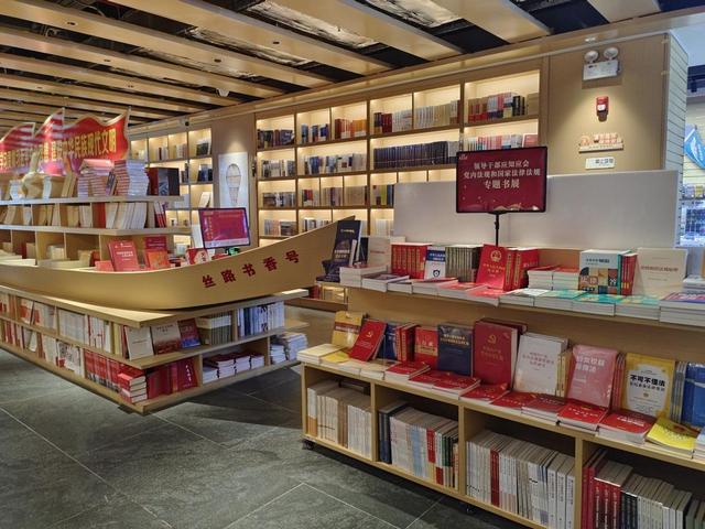 人人只看不买的新华书店，年营收额却达到千亿，靠的是什么？