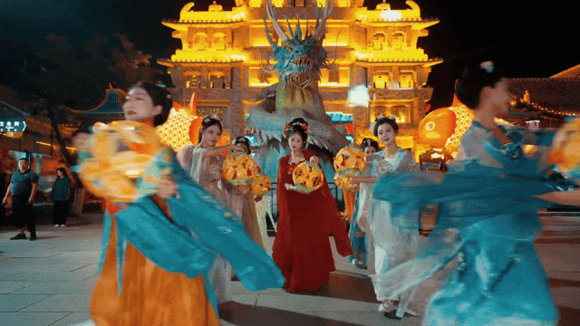 惊艳！大宋不夜城「宋潮幻夜」亮灯启幕！谁看到这种 “超现实梦境” 都会迷糊！