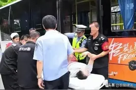 天理何在！63岁大妈公交吃糍粑噎死，家属向司机索赔110万，判了图片