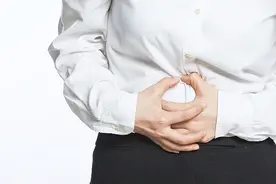肚子总胀总有气？教你一招，把肚里的闷气全排出去，畅通肠胃!图片