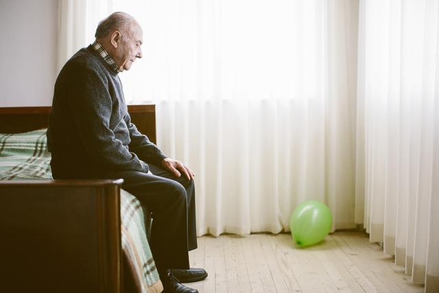 寿命长不长，看走路就知道？走路时有5个表现，或与长寿无缘