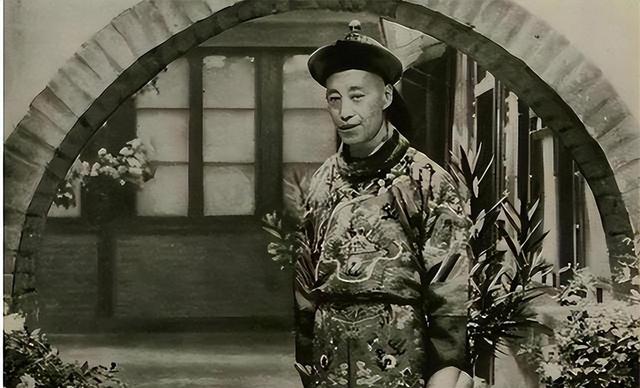 清朝最后一名太监回忆：妃子洗澡从不用手和避讳太监，十分侮辱人