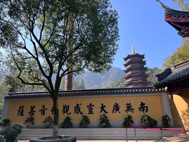 上天竺到云栖竹径，徒步9公里，感受一路秋意。