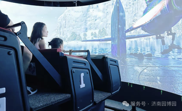 济南园博园惊现“水上极光”，目前免费试运营！