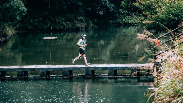 2025三清山越野赛开赛 全球选手解锁“天下第一仙山”绝美赛道（图）