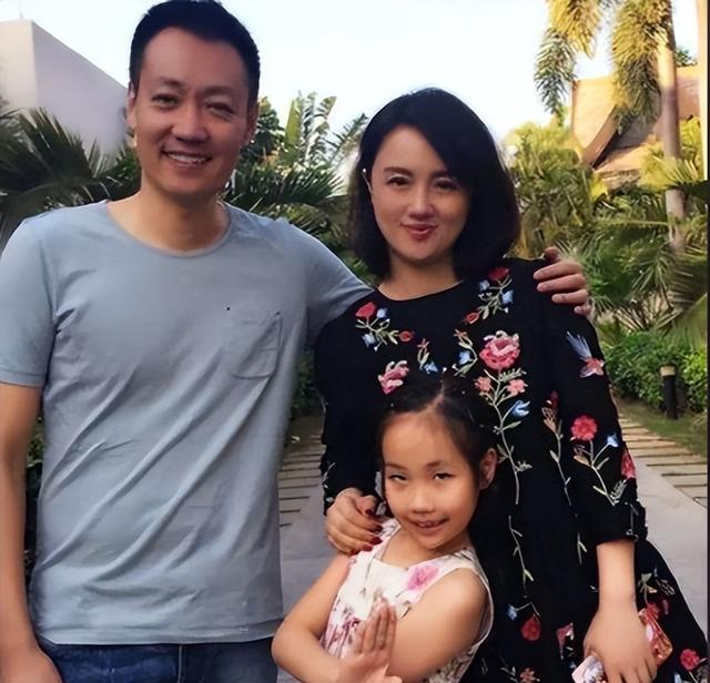 朱媛媛离开8个月后，52岁辛柏青终于传出喜讯	，朱媛媛可以放心了!