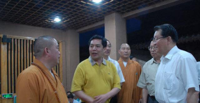 螳螂捕蝉黄雀在后！释永信倒台一个多月后，最大的受益人出现了