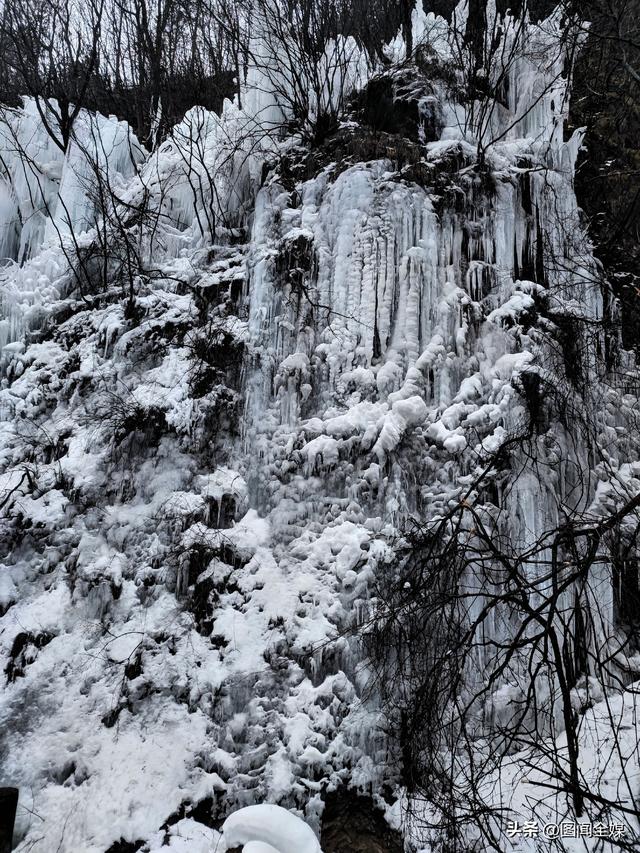 冬日江山美如画 秦岭冰瀑醉游人