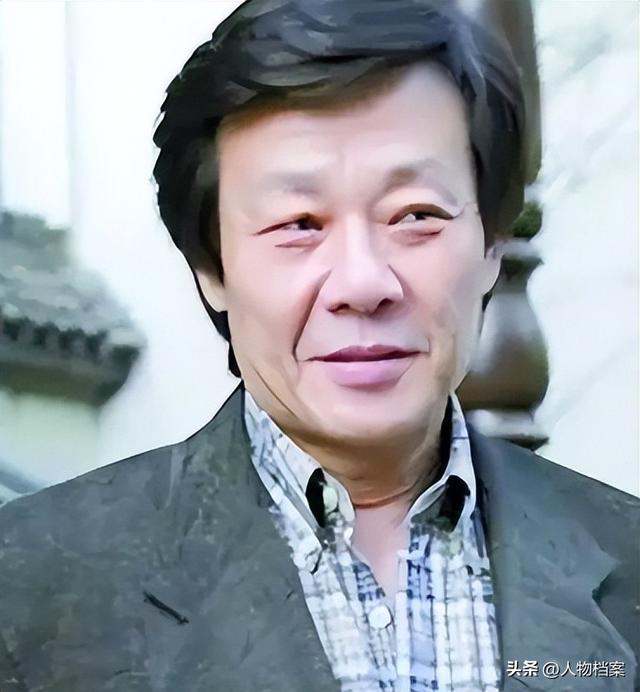 一妻一妾住楼上楼下，三人一同生活30多年，71岁的寇世勋太离谱