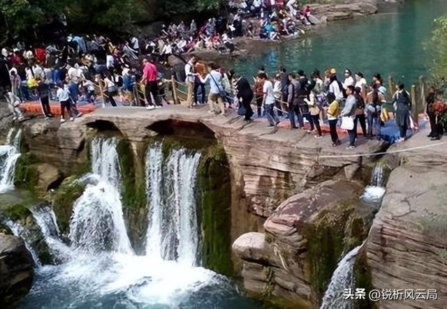 宰客收费、吃相难看，中国人旅游体验越来越差，景区赚钱不择手段