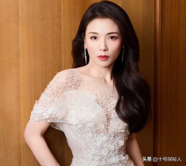 他曾与刘涛同床共枕4年，如今年过六旬依旧未娶，刘涛坦言很愧疚