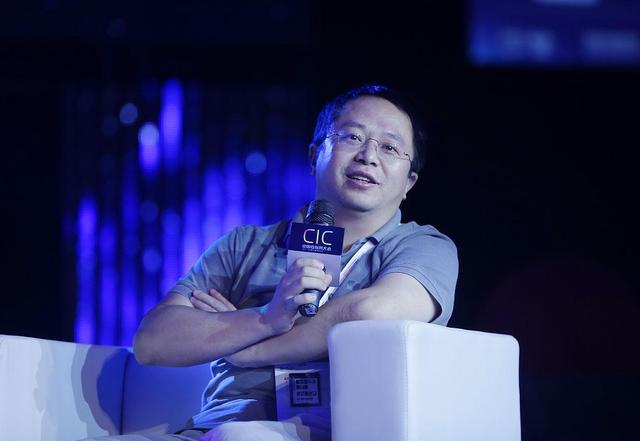 机器人开始抢保安饭碗了？周鸿祎：人类最后的防线正在被AI攻破