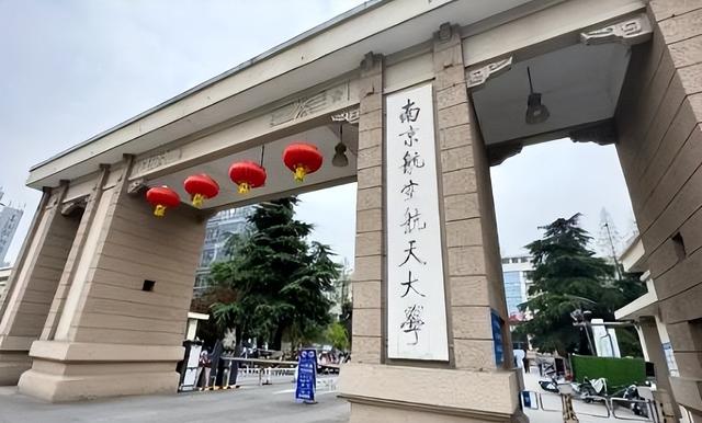 年薪百万，2021年竟跳楼自杀，中国最暴利的产品逼死了90后天才