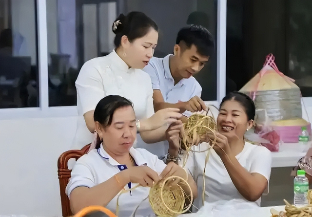 亚洲最穷国，落后中国30年，女性却惊人开放？很多土豪都想去定居
