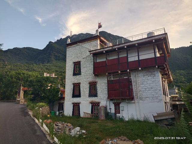 游四姑娘山，再到中路藏族