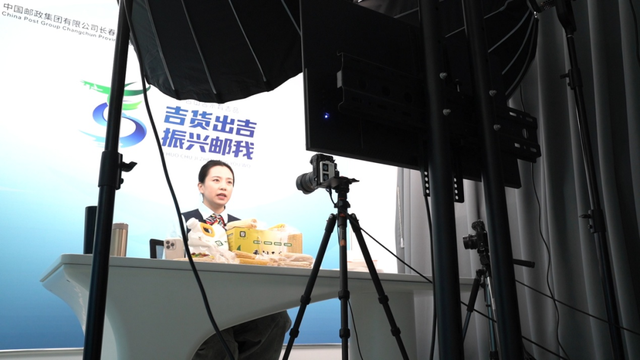 盖上专属邮戳飞全国！这有山商场“雪国邮局”传递长春冰雪魅力