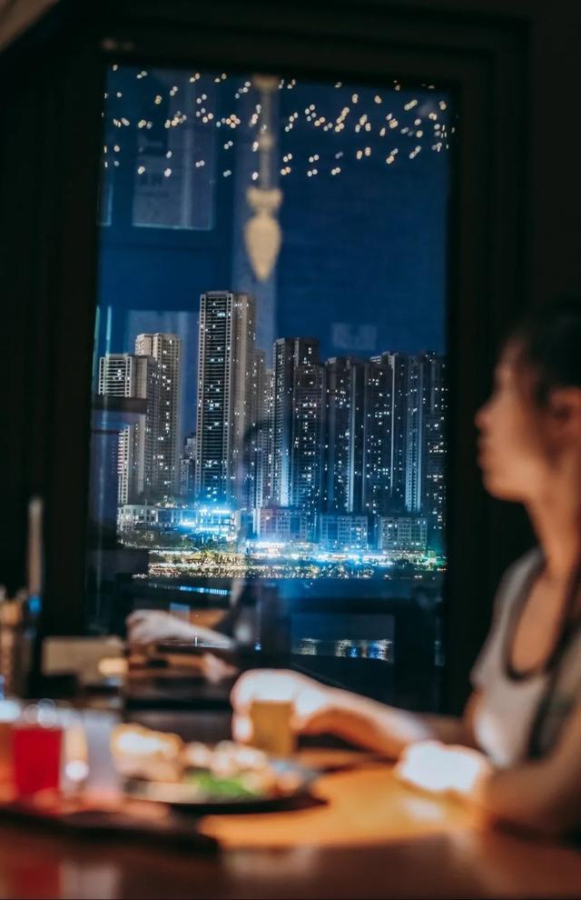 全球潮玩顶流Labubu，亮相重庆南岸！