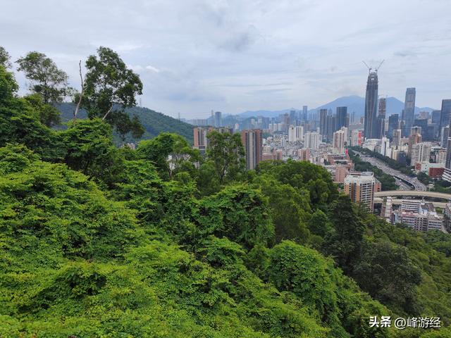 徒步笔架山，笔冠峰俯瞰深圳主城区，几十年的发展让人惊叹