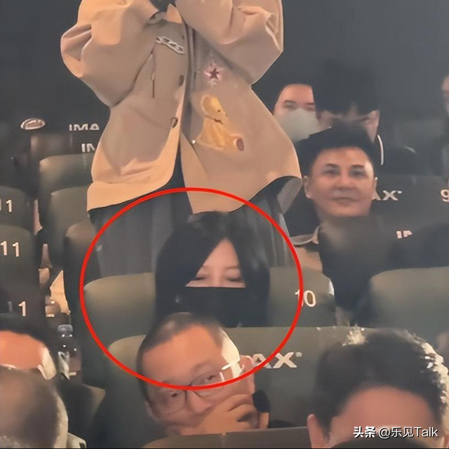 封杀4年后，49岁赵薇又有消息，因胃癌去世传闻 5个月前就真相大白