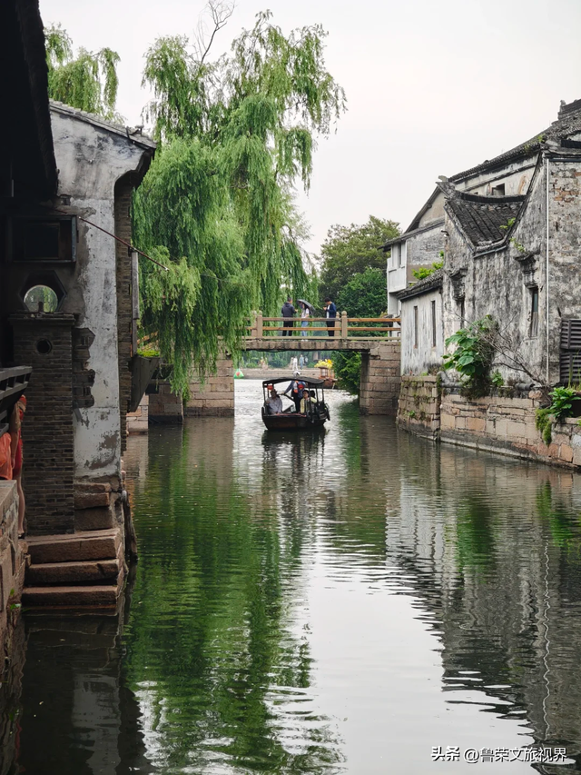 一半山湖，一半古镇，自驾江苏最有钱的县级市，52公里景点免费！