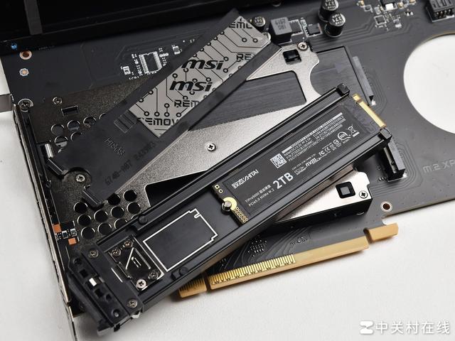 十周年典藏作品 微星MEG X870E GODLIKE X EDITION超神主板评测