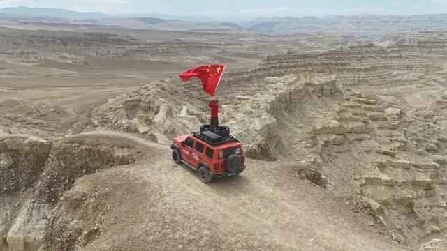 一位95后深圳女孩，本想考个驾照，却意外踏上环驾中国100天之旅