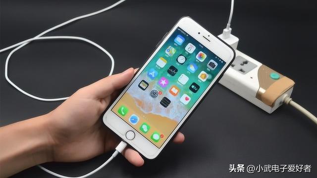 手机充电的误区：电量没用完，到底能不能充？一文读懂心中的困惑
