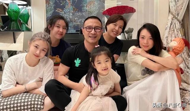 离婚不到两年，章子怡又官宣喜讯，成了汪峰“高攀不起”的模样