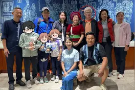 看了郭晶晶一家和朱玲玲夫妇的大合照，才知道霍家“格局”有多大图片