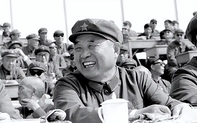 许世友当面怒问李德生：你有啥可骄傲的？李德生：等你这把火烧完