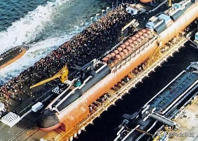 不装了！日本亮出核潜艇底牌，悍然突破红线，全球核战或被引爆？