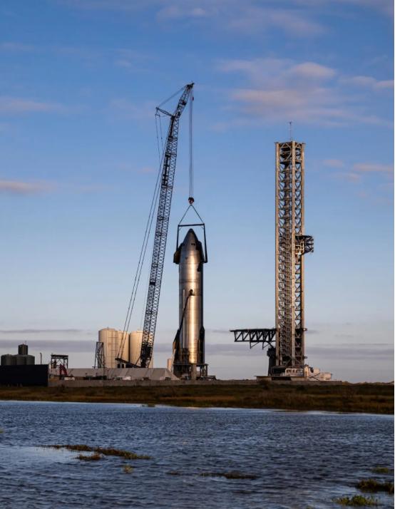 朱雀三号距离“猎鹰9号”还有多远?