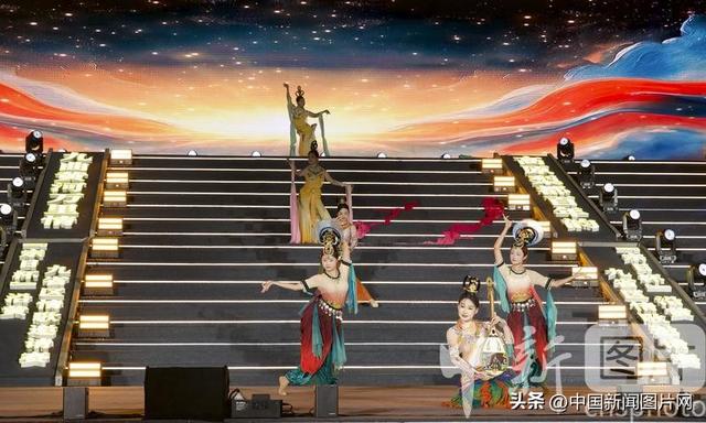 “宗日杯”沿黄九省（区）情歌邀请赛在青海贵德古城开幕
