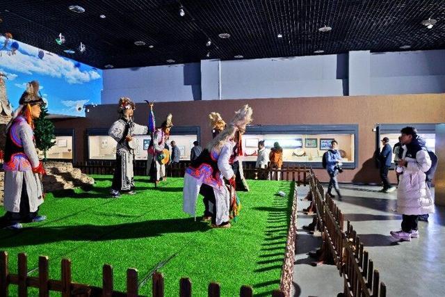 打卡中国羌族博物馆 感受羌族悠久历史文化