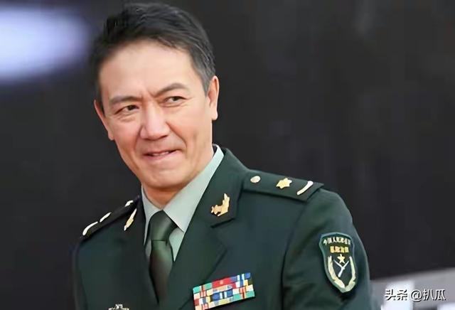 这一次，被人民日报“点名”的67岁李幼斌，让整个娱乐圈都沉默了