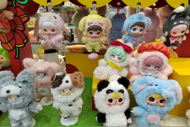 福州年轻人爱“养”棉花娃娃图片