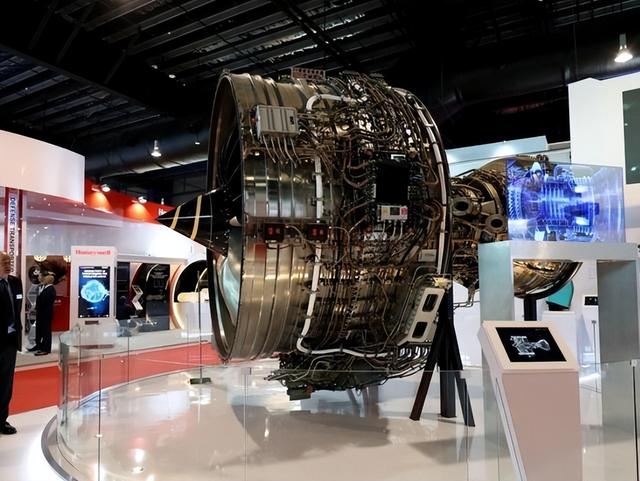 绝不向中国低头！宁愿裁员9000人公司破产，也不接受中国的帮助？