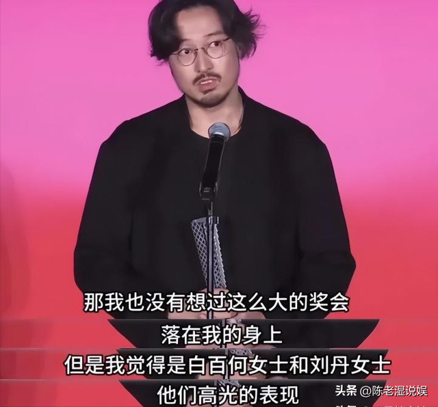 陪玩陪睡仅冰山一角！集体开嫖、舔手指、互撕，"圈中内幕"太荒唐