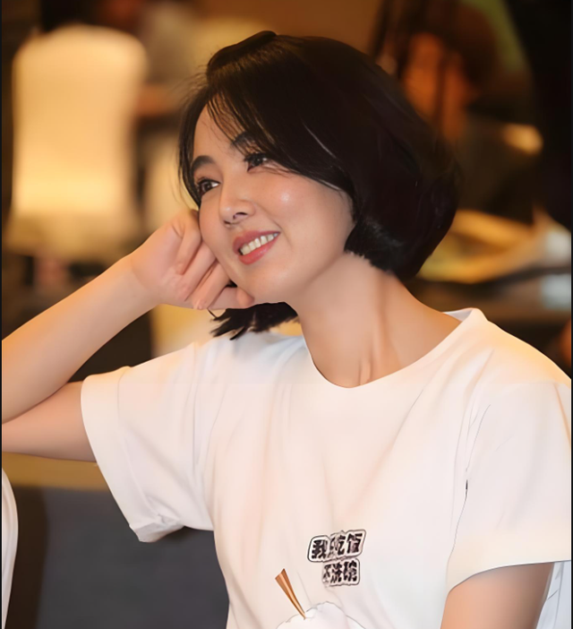长得千娇百媚，奈何有个糙汉名，这5位被名字拖累的女星，太可惜​
