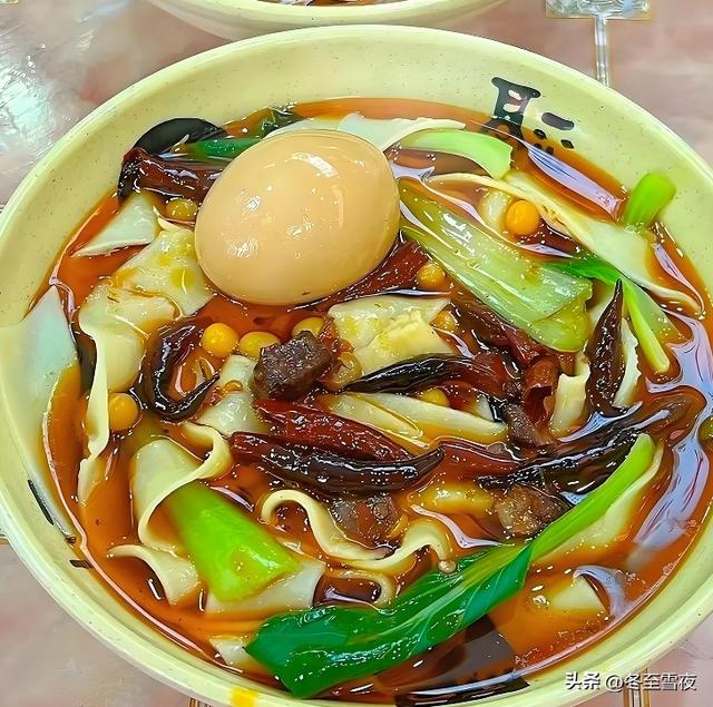 南北各地受欢迎的12种特色面条，南北面条比拼，你喜欢吃哪一种？