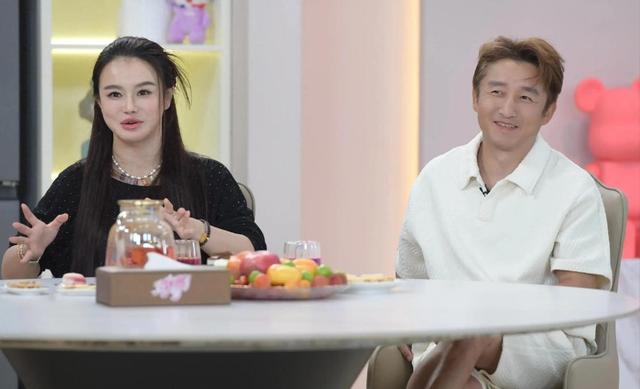 邹市明后悔也来不及，本以为娶个高材生，没想到却把2亿家产败光
