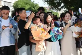 看看高考后学生们的暑期安排，人生差距已经拉开了图片