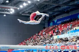 2025年全国体操锦标赛｜女子个人全能大比拼，张清颖逆转夺金图片